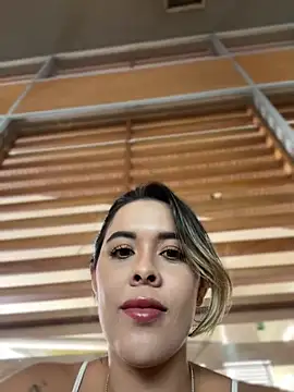 Snapshot of Emilia_Bakerr chatting on February 21, 6:59 pm Emilia Bakerr online show from February 21, 6:59 pm