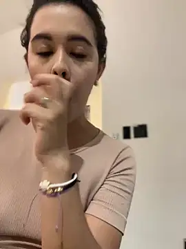 Snapshot of Emilia_Bakerr chatting on March 3, 6:13 pm Emilia Bakerr online show from March 3, 6:13 pm