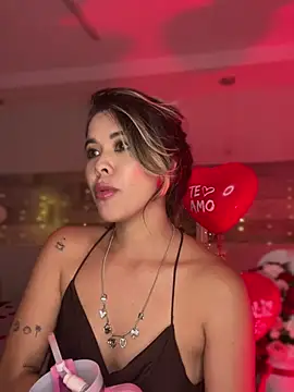 Snapshot of Emilia_Bakerr chatting on February 14, 9:21 pm Emilia Bakerr online show from February 14, 9:21 pm