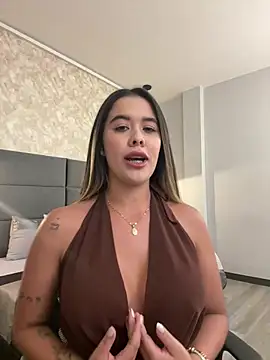 Snapshot of Emilia_Bakerr chatting on February 15, 7:02 pm Emilia Bakerr online show from February 15, 7:02 pm