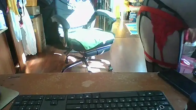 Daremeknot online show from May 8, 1:37 pm