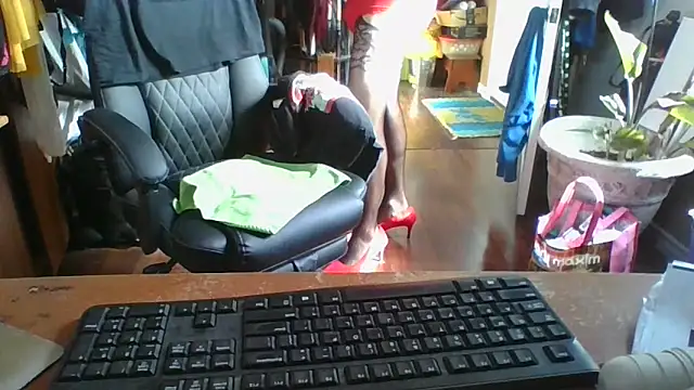 Daremeknot online show from May 20, 1:52 pm