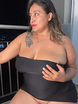 Snapshot of MrsFoucher chatting on March 19, 12:59 am MrsFoucher online show from March 19, 12:59 am