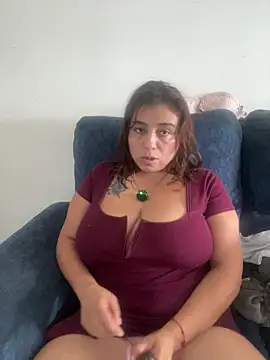 Snapshot of MrsFoucher chatting on November 9, 8:02 pm MrsFoucher online show from November 9, 8:02 pm