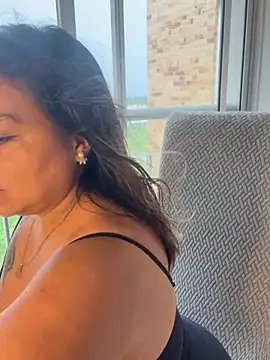 Snapshot of MrsFoucher chatting on March 18, 9:53 pm MrsFoucher online show from March 18, 9:53 pm