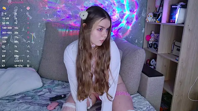 cute pleasure online show from July 6, 6:10 pm