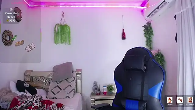 huge armound online show from February 4, 10:38 pm