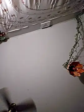 sweetkitty111 online show from February 21, 5:46 am