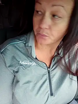 sweetkitty111 online show from October 30, 5:32 pm