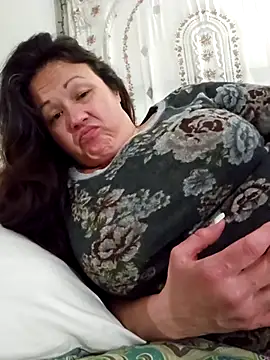 sweetkitty111 online show from March 18, 4:18 am