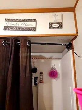 sweetkitty111 online show from October 28, 4:02 am