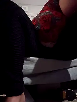 sweetkitty111 online show from October 20, 3:34 pm