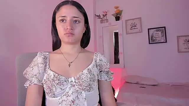 Snapshot of _Caroliinee_ chatting on September 10, 5:23 pm Caroliinee online show from September 10, 5:23 pm