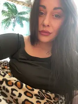 Snapshot of DaisyStreet chatting on February 3, 11:48 am DaisyStreet online show from February 3, 11:48 am