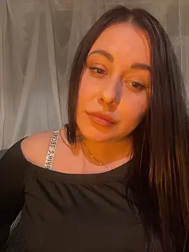 Snapshot of DaisyStreet chatting on February 17, 8:17 pm DaisyStreet online show from February 17, 8:17 pm