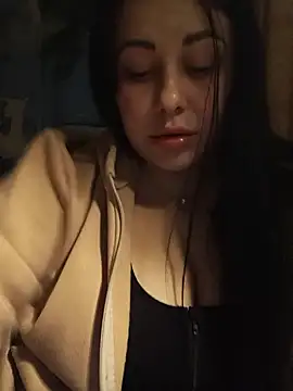 Snapshot of DaisyStreet chatting on February 18, 7:30 pm DaisyStreet online show from February 18, 7:30 pm