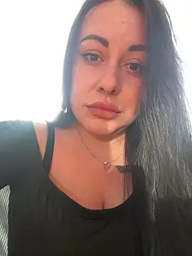 Snapshot of DaisyStreet chatting on February 19, 2:25 pm DaisyStreet online show from February 19, 2:25 pm