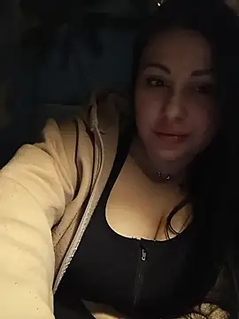 Snapshot of DaisyStreet chatting on March 8, 12:44 am DaisyStreet online show from March 8, 12:44 am