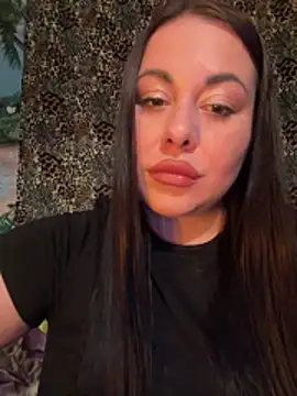 Snapshot of DaisyStreet chatting on June 16, 7:03 pm DaisyStreet online show from June 16, 7:03 pm