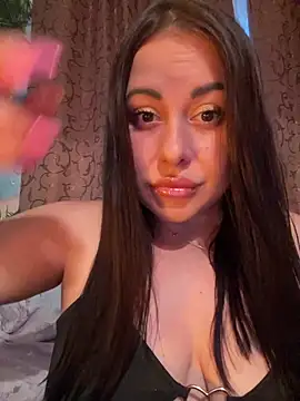 Snapshot of DaisyStreet chatting on July 17, 5:54 pm DaisyStreet online show from July 17, 5:54 pm