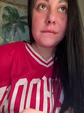 Snapshot of DaisyStreet chatting on November 23, 11:04 pm DaisyStreet online show from November 23, 11:04 pm