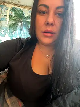 Snapshot of DaisyStreet chatting on November 3, 9:02 am DaisyStreet online show from November 3, 9:02 am