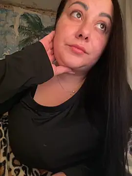 Snapshot of DaisyStreet chatting on November 19, 3:56 pm DaisyStreet online show from November 19, 3:56 pm