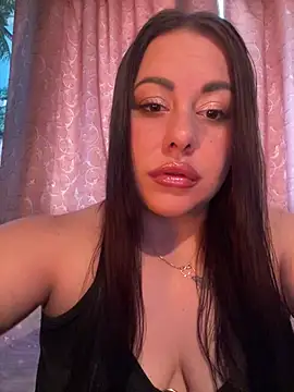 Snapshot of DaisyStreet chatting on July 18, 9:51 am DaisyStreet online show from July 18, 9:51 am