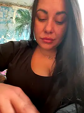 Snapshot of DaisyStreet chatting on November 7, 9:47 am DaisyStreet online show from November 7, 9:47 am