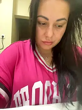 Snapshot of DaisyStreet chatting on October 24, 8:57 am DaisyStreet online show from October 24, 8:57 am