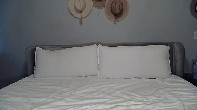 cumoncandy69 online show from January 15, 8:56 pm