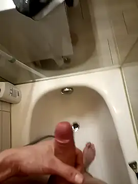 Snapshot of victortt chatting on November 21, 6:07 pm victortt online show from November 21, 6:07 pm