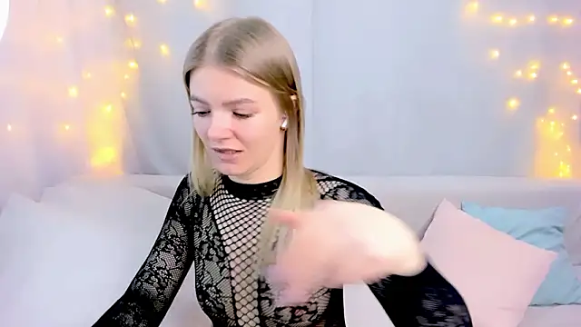 Lily Daviss online show from February 3, 2:53 am