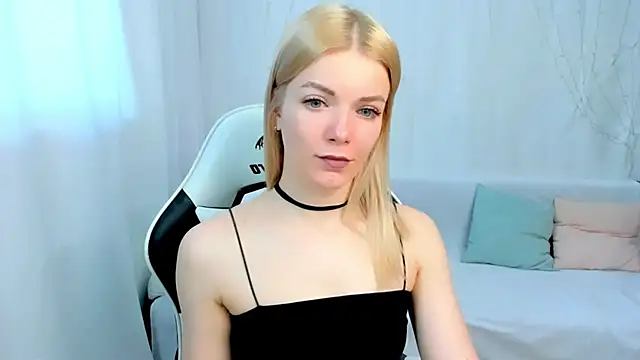 Lily Daviss online show from April 13, 2:26 am