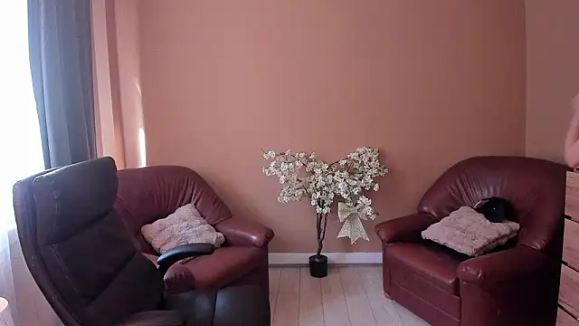 KaylaLaine online show from March 7, 7:15 am