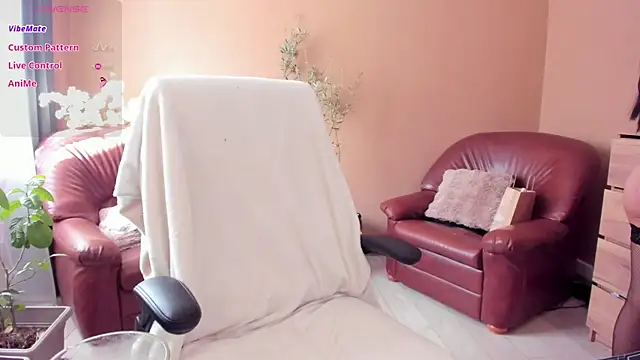 KaylaLaine online show from April 6, 6:25 am