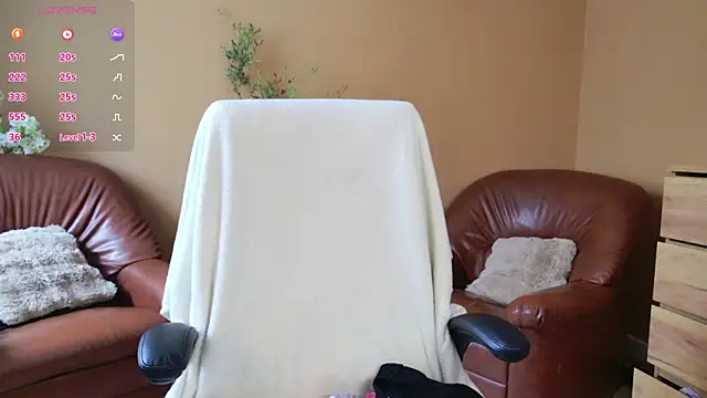 KaylaLaine online show from April 10, 6:20 am