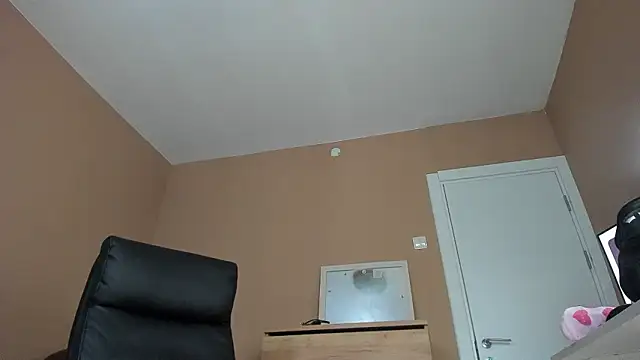 KaylaLaine online show from January 15, 6:50 am