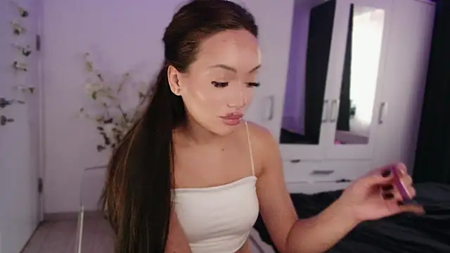 KaylaLaine online show from November 3, 7:02 am