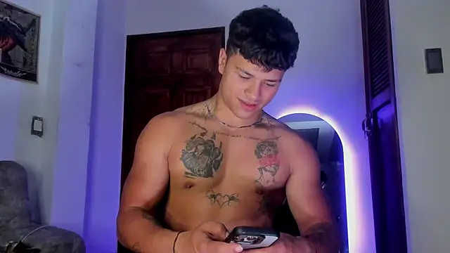 Dominic Biker   online show from June 17, 4:34 am