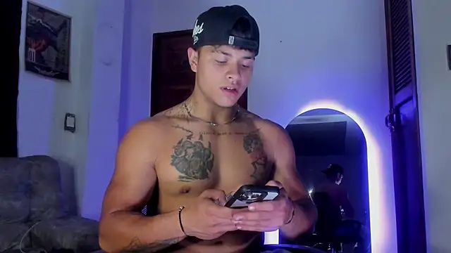 Dominic Biker   online show from June 19, 4:51 am