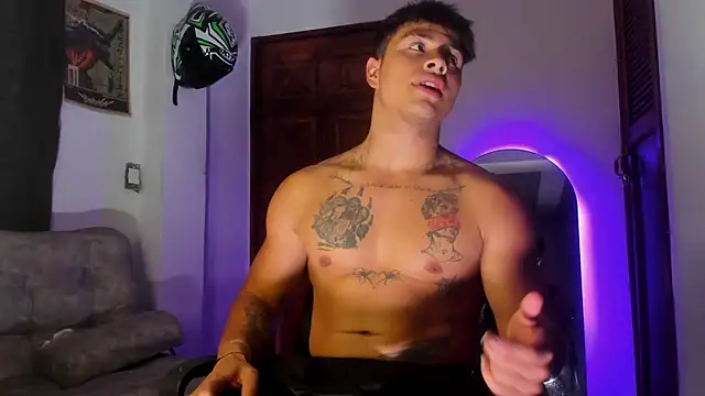Dominic Biker   online show from May 12, 3:14 am