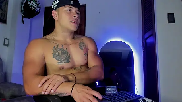 Dominic Biker   online show from July 21, 4:58 am