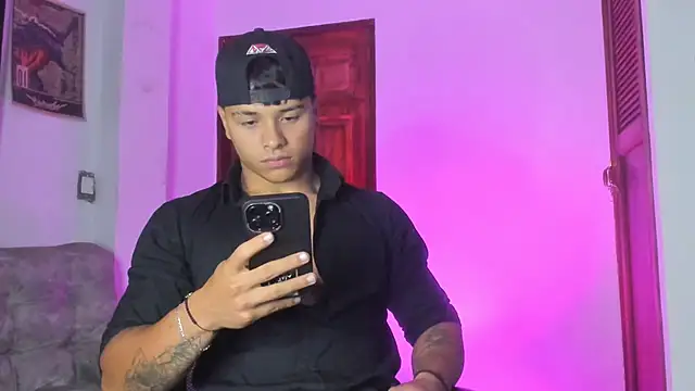 Dominic Biker   online show from April 18, 6:27 am