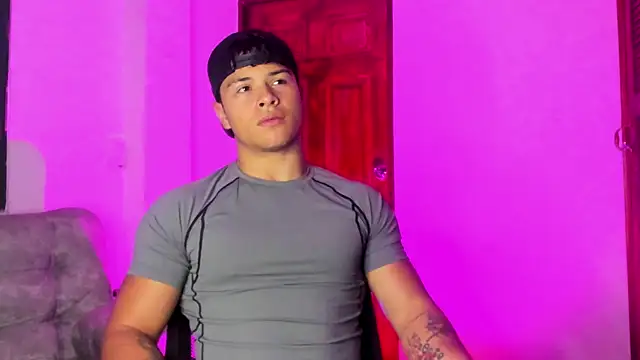 Dominic Biker   online show from December 19, 3:32 am