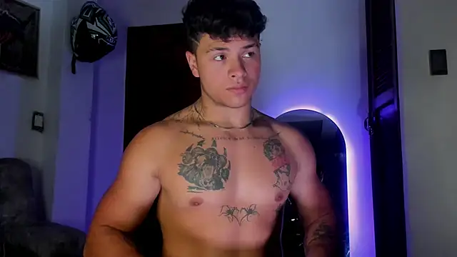 Dominic Biker   online show from June 15, 2:23 am