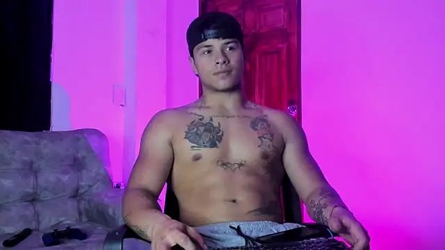 Dominic Biker   online show from December 21, 3:52 am