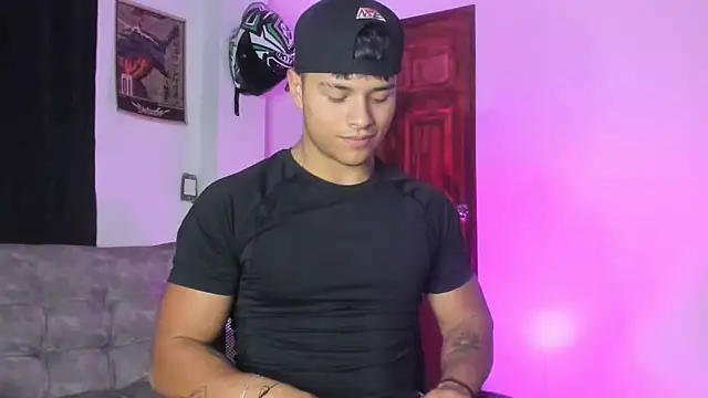 Dominic Biker   online show from April 23, 5:58 am