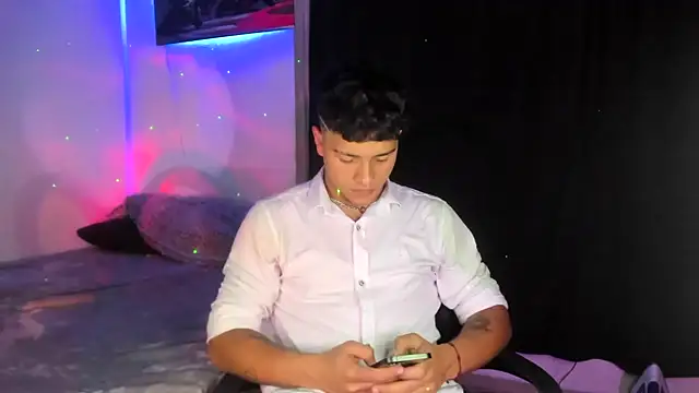 Dominic Biker   online show from December 12, 4:04 am