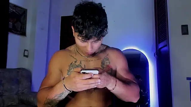 Dominic Biker   online show from June 5, 4:39 am